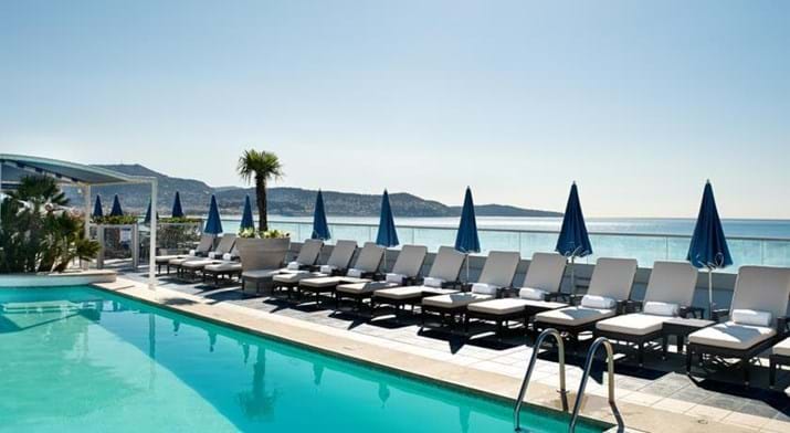 raddison blu pool.jpg