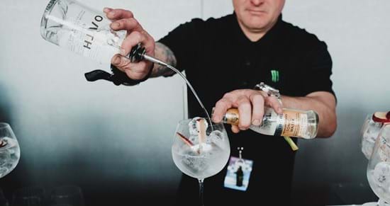 Exciting News: Red Eye Events Partners with O/\TH Gin for the 2024 Abu Dhabi Grand Prix!